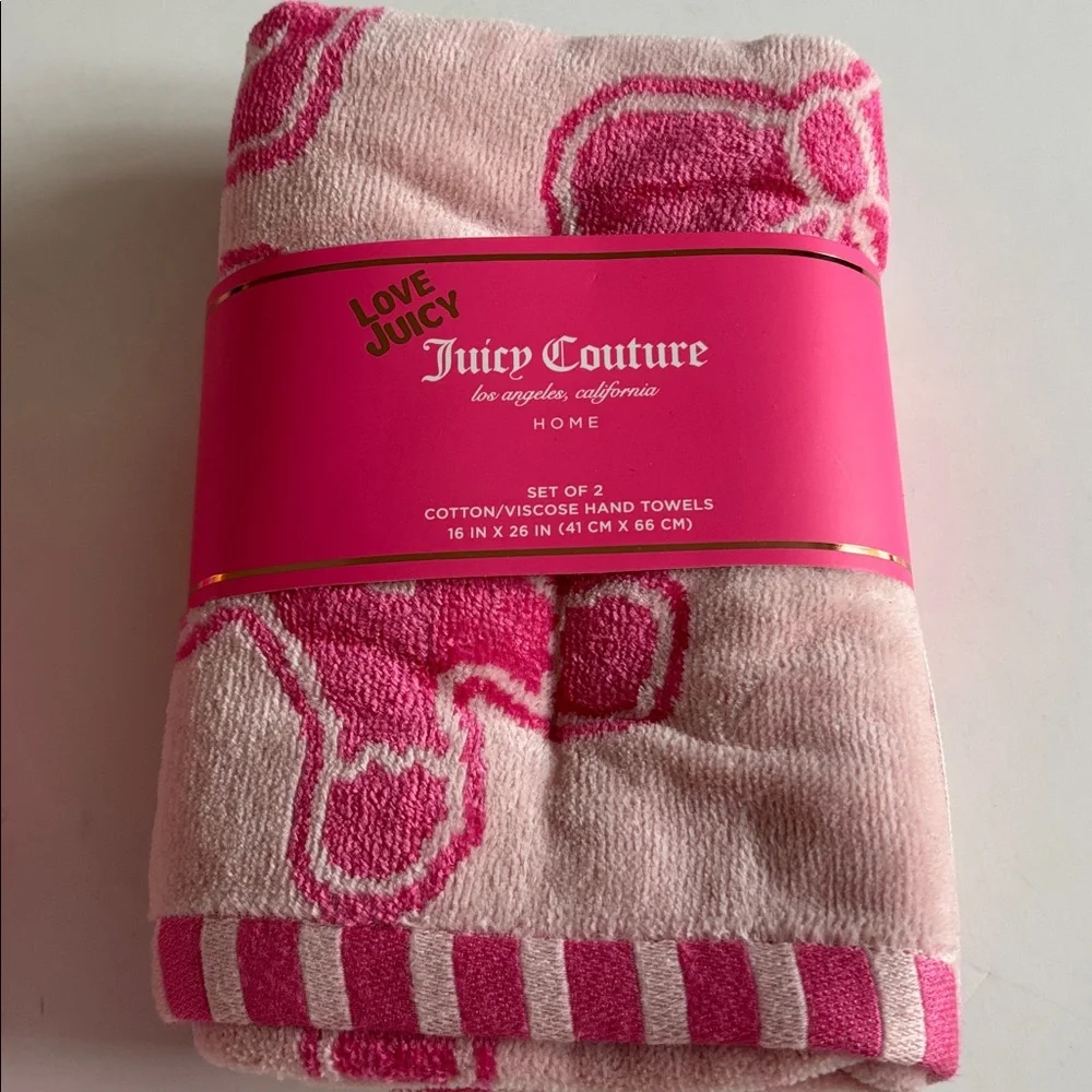 Juicy Couture Pink GINGERBREAD AND BOWS Hand Towels NWT SET OF TWO PINK GINGEY